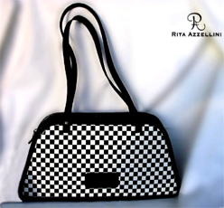 Il mercatro del lusso nel mondo � cambiato solo poche aziende nel mondo possono garantire altissima qualit�, per questo e dalla ricerca continua della collezione di borse perfetta ne deriva un prodotto finale che va ben al di l� del puro accessorio per pubblico femminile. Il marchio Rita Azzellini garantisce, rispetta e preserva il "buon gusto" e la tradizione del prodotto made in Italy