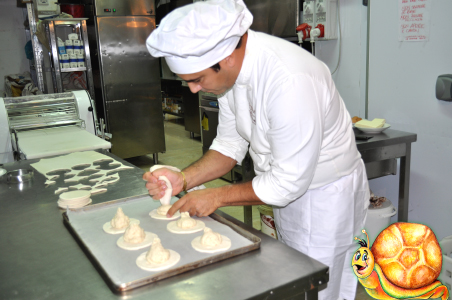 Made in Italy fast food industry Stuzzicando offers Made in Italy slow food to create a fast food restaurant business in any city of the world, Stuzzicando manufacturer cooking equipment and made in Italy food ingredients to prepare the most traditional Italian dishes as bread, pizza, antipasti, spaghetti pasta, handmade meals, lasagna, risoto, ice cream, coffee, italian beer and more for your complete Stuzzicando food restaurant business... we are looking for partners and investors in USA, Germany, England, Netherland, Middle East, Dubai, Japan, Spain, Belgium, Austria, Poland, Argentina, Brazil food investors