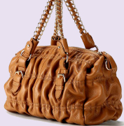 VIP women handbags, leather fashion accessories manufacturing industry for leather handbags distributors in United States, Italy wholesalers, Germany and France handbags companies, Dubai, England UK, Germany, Austria, Canada, Saudi Arabia wholesale business to business, we offer high finished level, exclusive handbags designed and manufacturing pricing... Leather Handbags manufacturer
