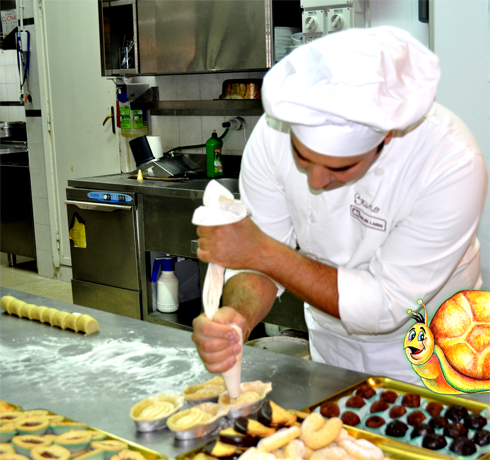 Handmade traditional Pastry made in Italy to your own Stuzzicando Franchise business, we offer Made in Italy traditional pastry products to create a fast food restaurant business in any city of the world, Stuzzicando manufacturer cooking equipment and made in Italy food ingredients to prepare the most traditional Italian dishes as bread, pizza, antipasti, spaghetti pasta, handmade meals, lasagna, risoto, ice cream, coffee, italian beer and more for your complete Stuzzicando food restaurant business... we are looking for partners and investors in USA, Germany, England, Netherland, Middle East, Dubai, Japan, Spain, Belgium, Austria, Poland, Argentina, Brazil food investors