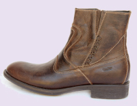 Leather men and women shoes manufacturer, the best Italian leather shoes and made in Italy design to produce the Donianna shoes, classic and casual women shoes leather boots manufacturing distributors, leather classic and casual men shoes and a collection of men boots for wholesale shoe distributors in France, Germany, England, USA, Canada, Dubai, Saudi Arabia, Mexico, Latin America... and the most important shoemaker market business to business industry
