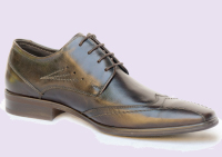 Classic leather men and women shoes manufacturer, the best Italian leather shoes and made in Italy design to produce the Donianna shoes, classic and casual women shoes leather boots manufacturing distributors, leather classic and casual men shoes and a collection of men boots for wholesale shoe distributors in France, Germany, England, USA, Canada, Dubai, Saudi Arabia, Mexico, Latin America... and the most important shoemaker market business to business industry